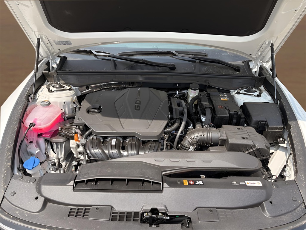 Vehicle image 27 of 28