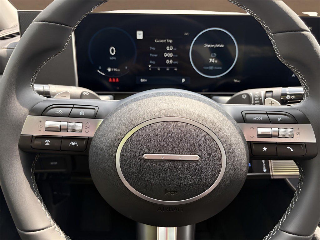 Vehicle image 18 of 28