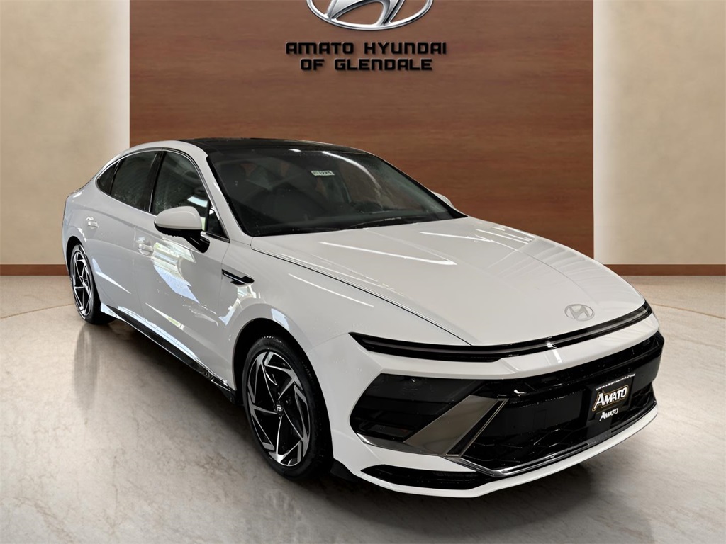 Vehicle image 4 of 28