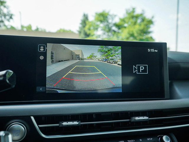 Vehicle image 16 of 23