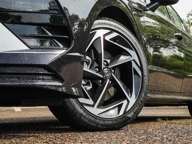 Vehicle image 6 of 23