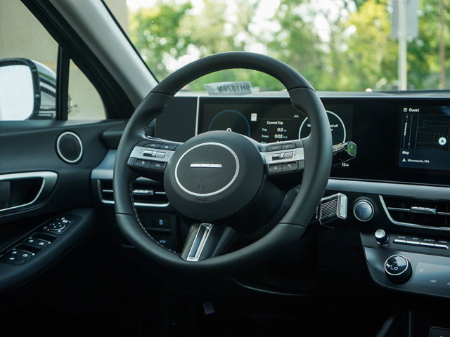Vehicle image 12 of 23