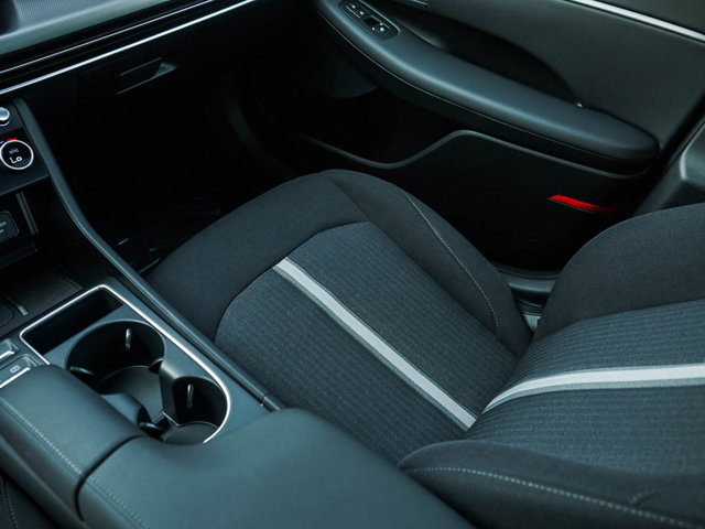Vehicle image 18 of 23