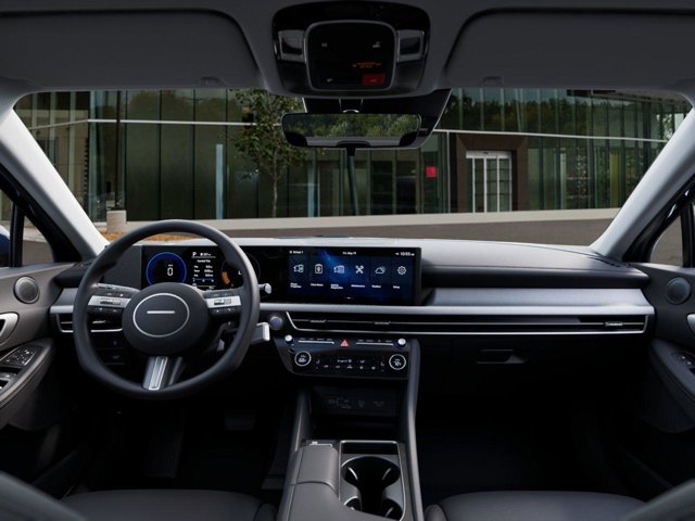 Vehicle image 11 of 17