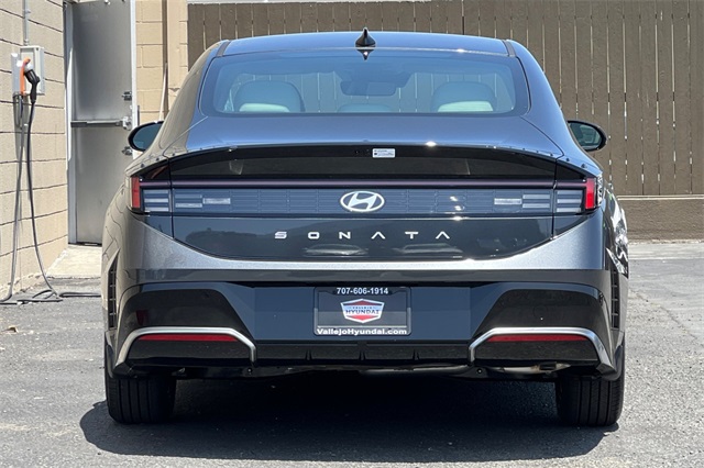 2025 Hyundai Sonata SEL Image 6 of 24