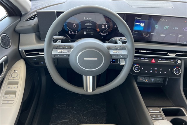 2025 Hyundai Sonata SEL Image 9 of 24