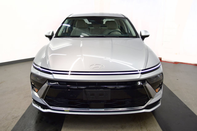 2025 Hyundai Sonata SEL Image 2 of 34