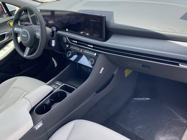 Vehicle image 7 of 16