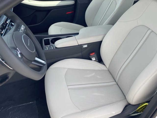 Vehicle image 13 of 16