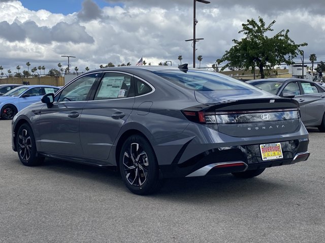 Vehicle image 5 of 16