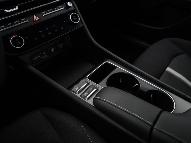Vehicle image 18 of 24