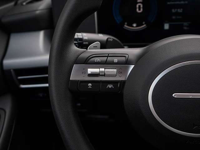Vehicle image 21 of 24