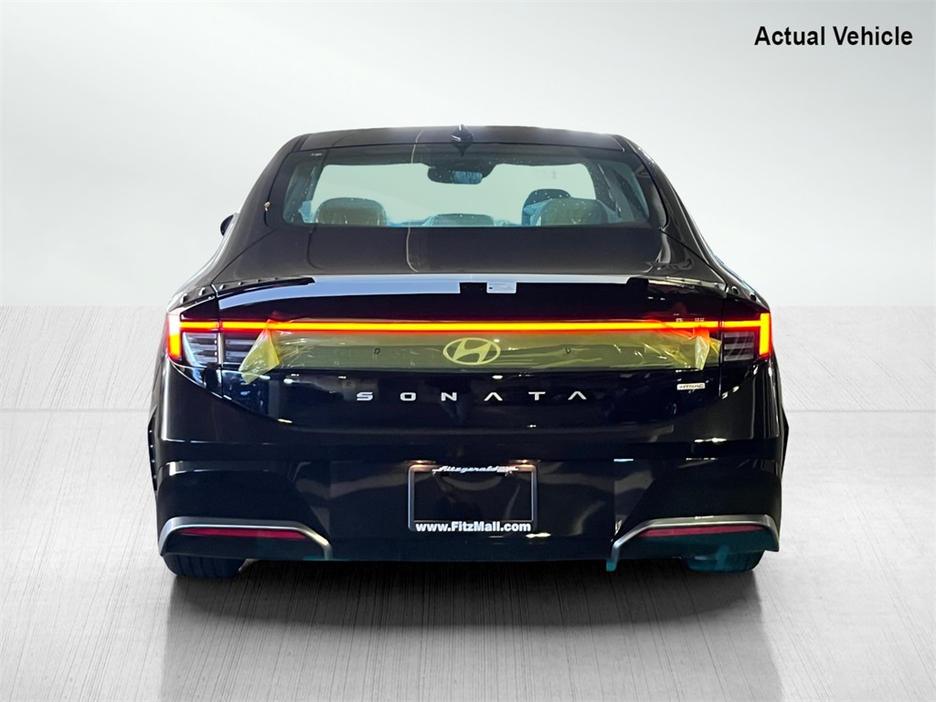 Vehicle image 5 of 26