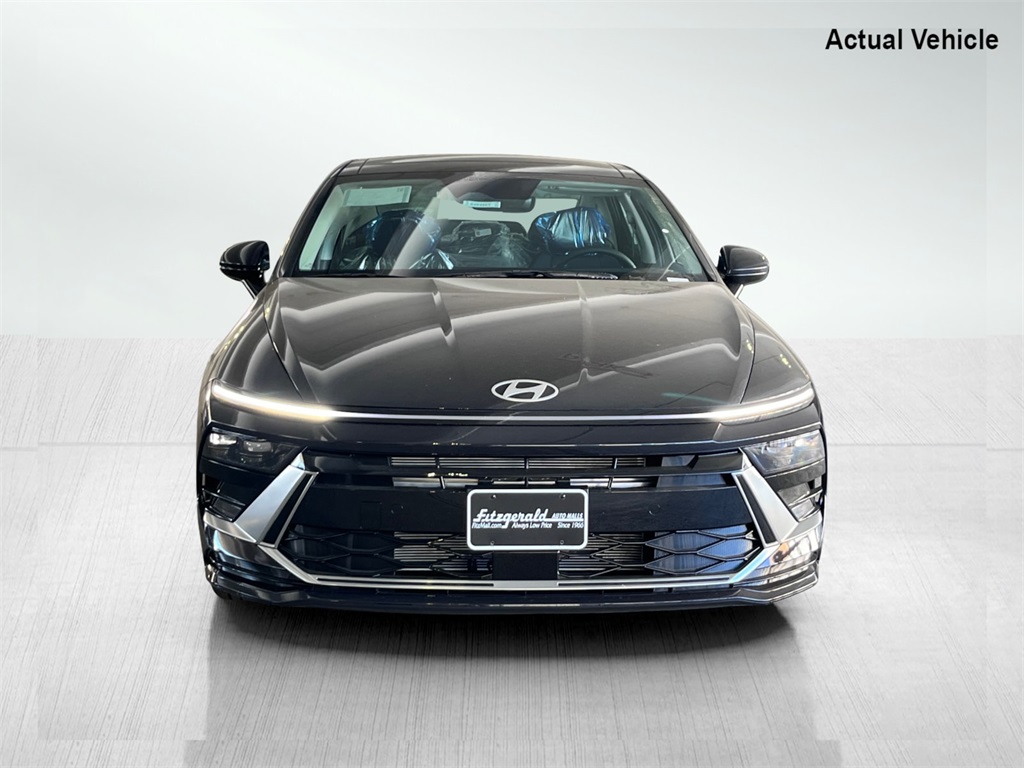 Vehicle image 4 of 26