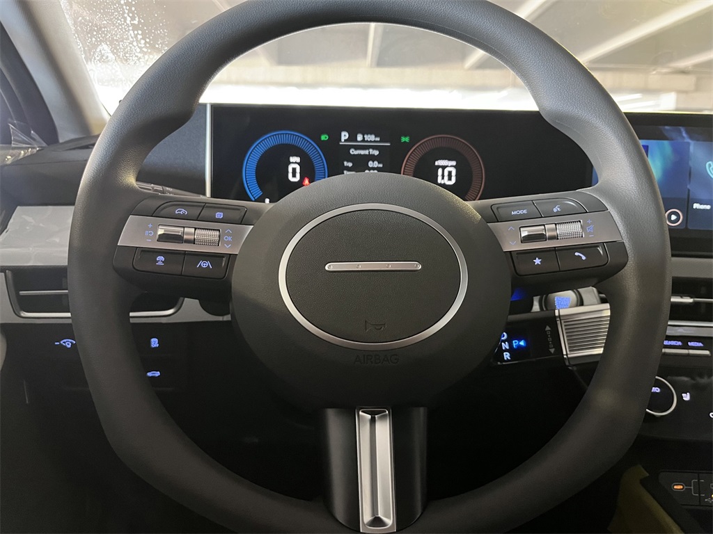 Vehicle image 17 of 26