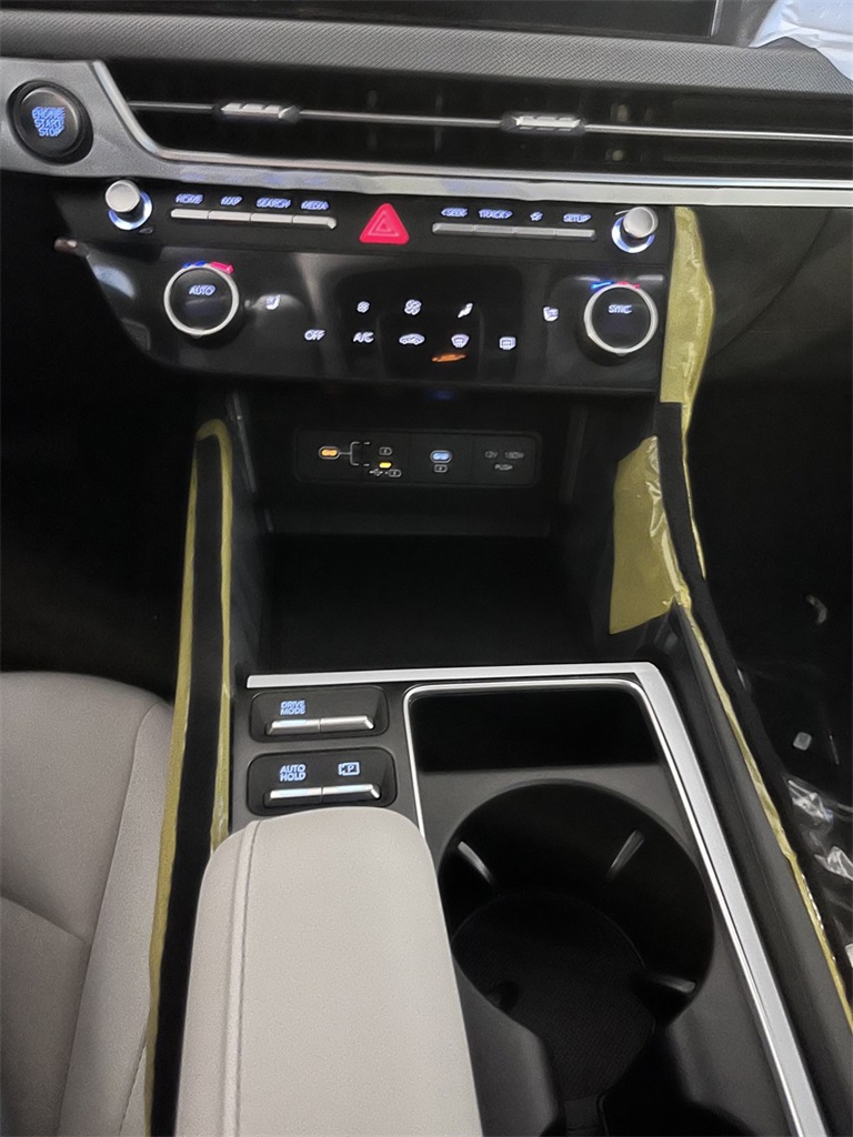 Vehicle image 22 of 26