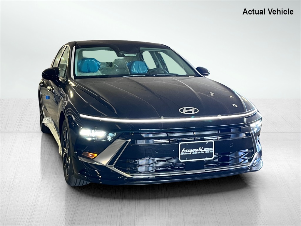 Vehicle image 6 of 26