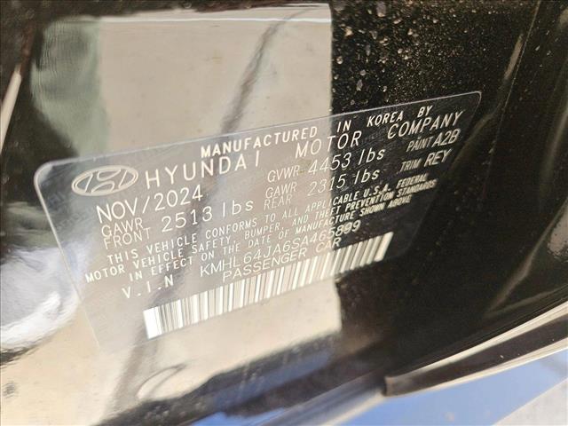 Vehicle image 17 of 17