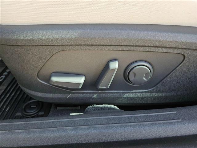 Vehicle image 9 of 17