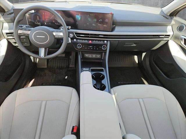 Vehicle image 15 of 17