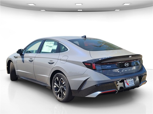 2025 Hyundai Sonata SEL Image 4 of 22