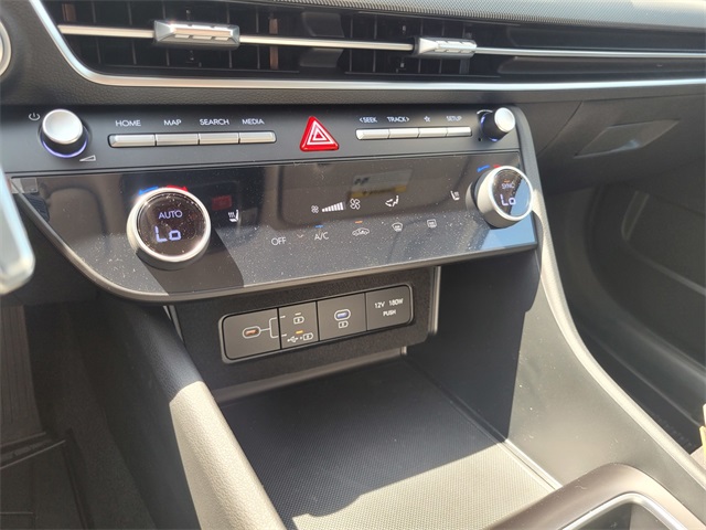 2025 Hyundai Sonata SEL Image 11 of 22