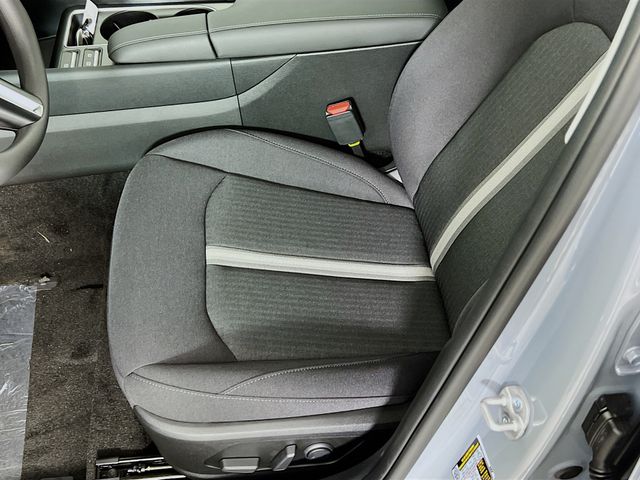 Vehicle image 11 of 24