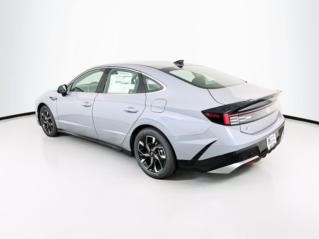 Vehicle image 6 of 24