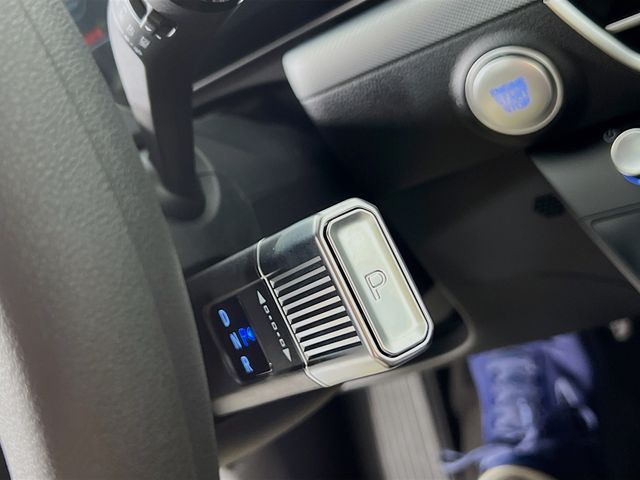 Vehicle image 22 of 24
