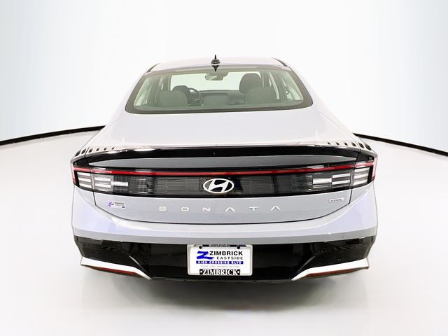 Vehicle image 5 of 24