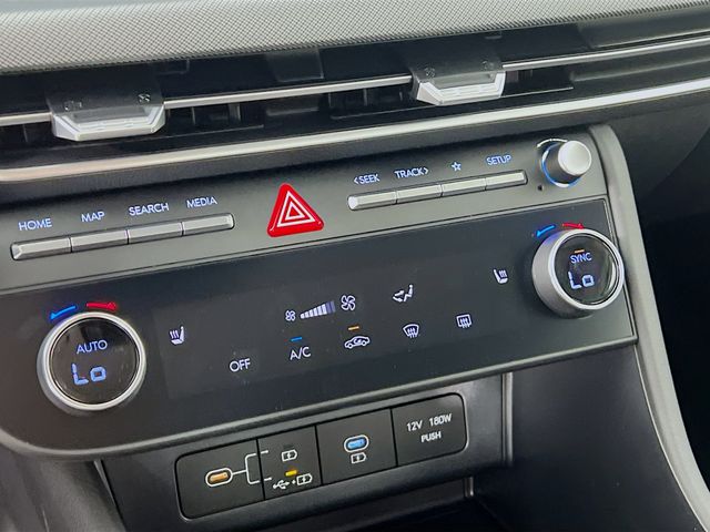 Vehicle image 18 of 24