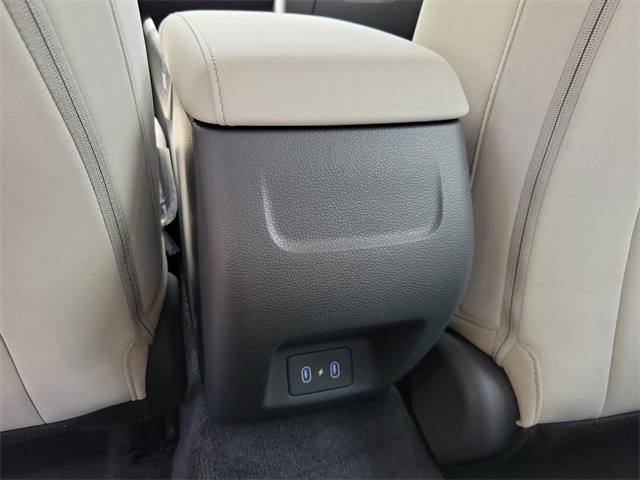 Vehicle image 11 of 34
