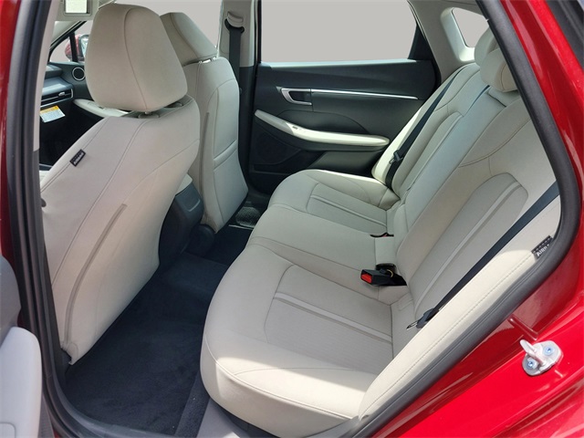 Vehicle image 10 of 34