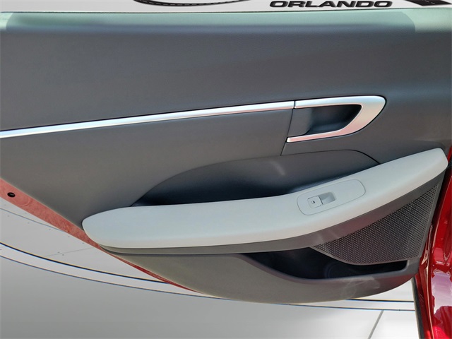 Vehicle image 12 of 34