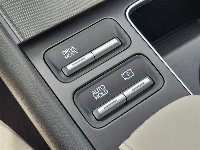 Vehicle image 26 of 34