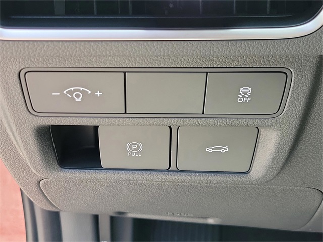 Vehicle image 28 of 34