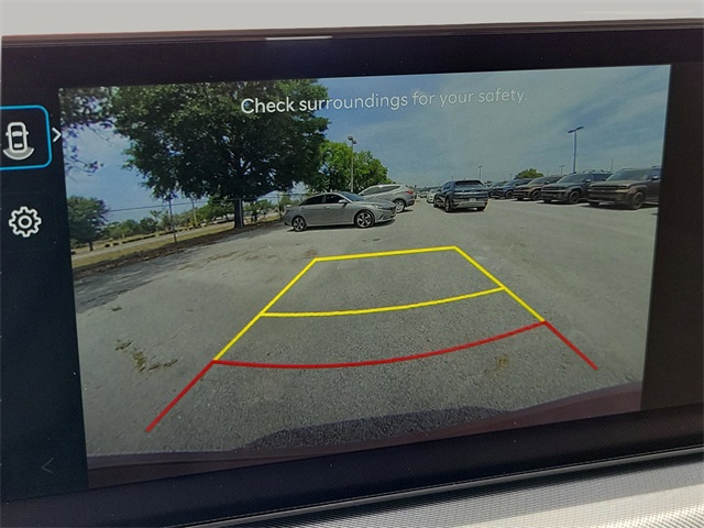Vehicle image 23 of 34