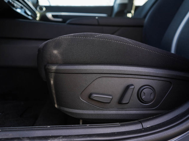 Vehicle image 20 of 23