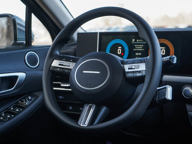 Vehicle image 12 of 23