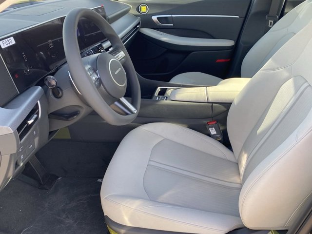 Vehicle image 12 of 18