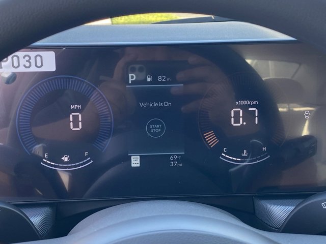 Vehicle image 15 of 18