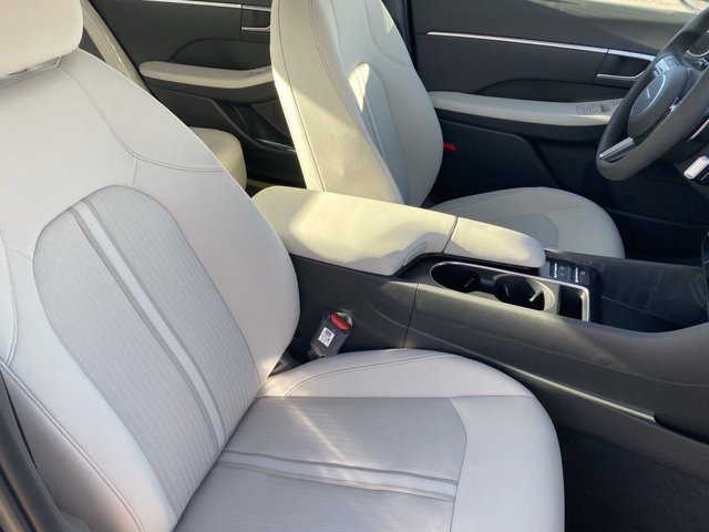 Vehicle image 7 of 18