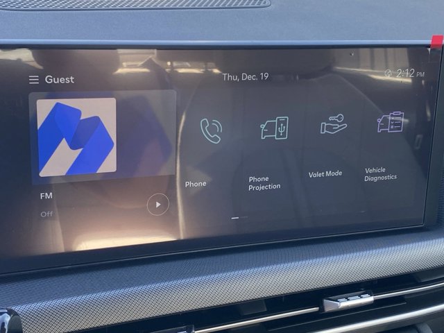 Vehicle image 13 of 18