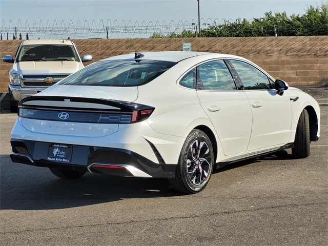 2025 Hyundai Sonata SEL Image 4 of 16