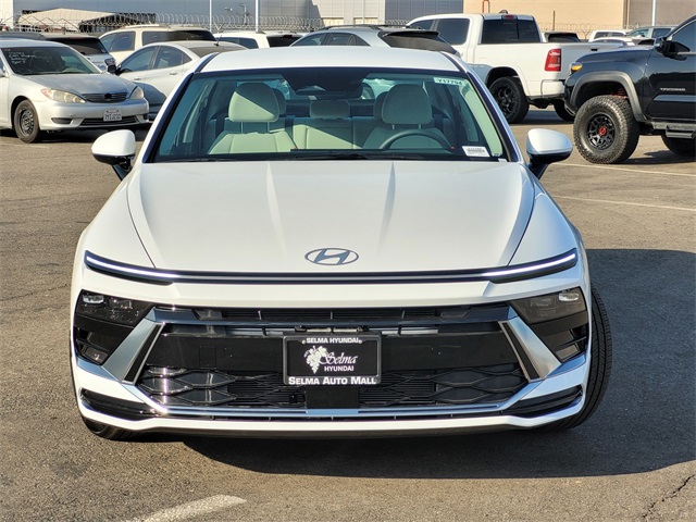 2025 Hyundai Sonata SEL Image 2 of 16