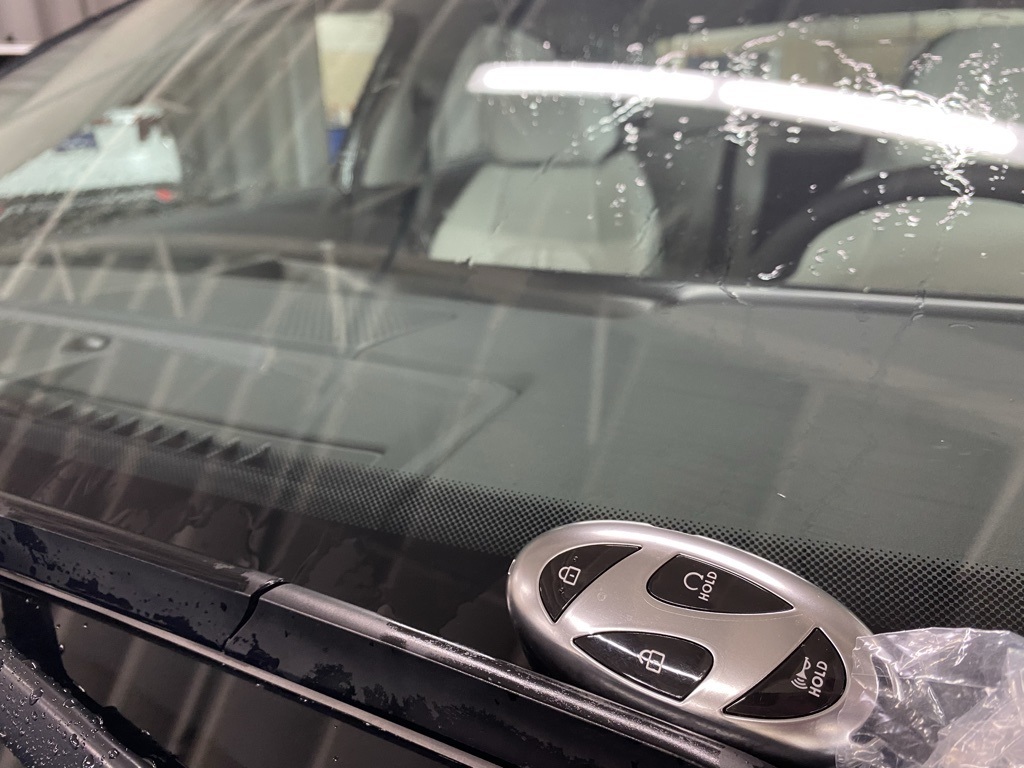 Vehicle image 32 of 34