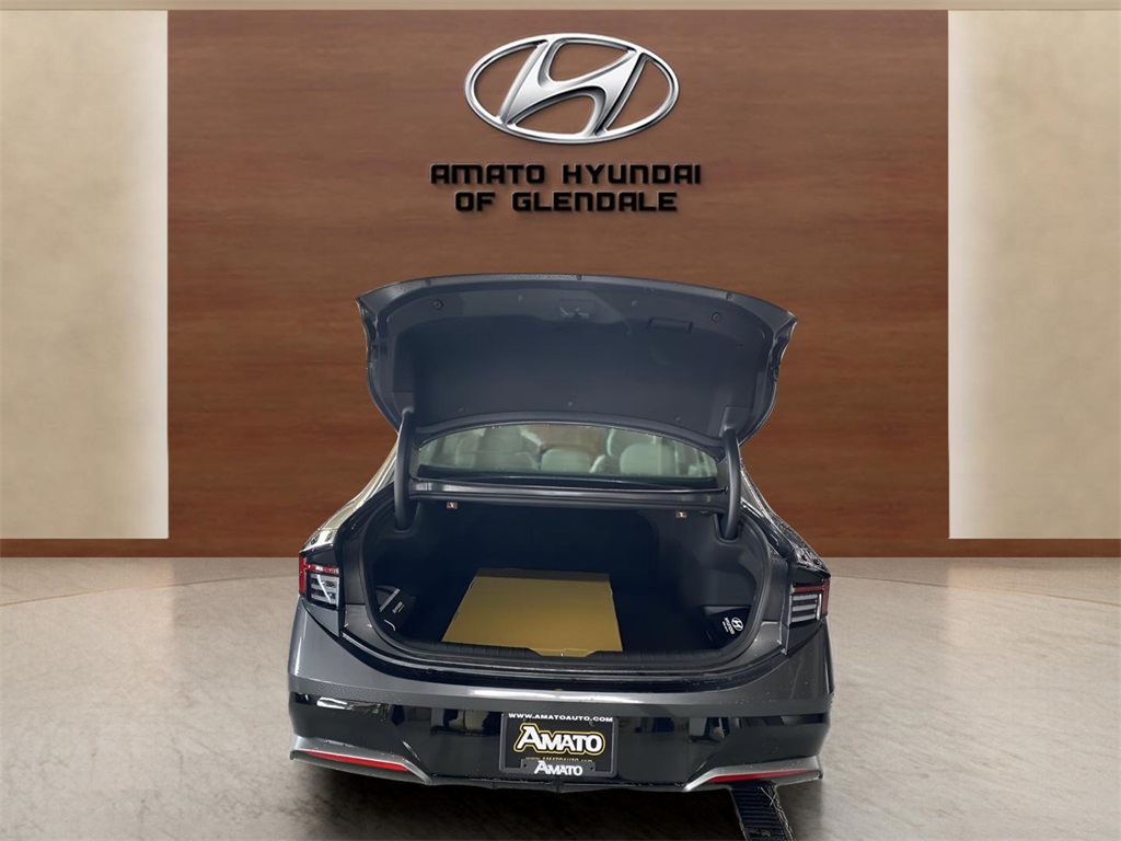 Vehicle image 31 of 34