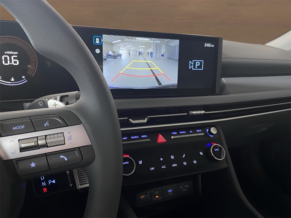 Vehicle image 16 of 34