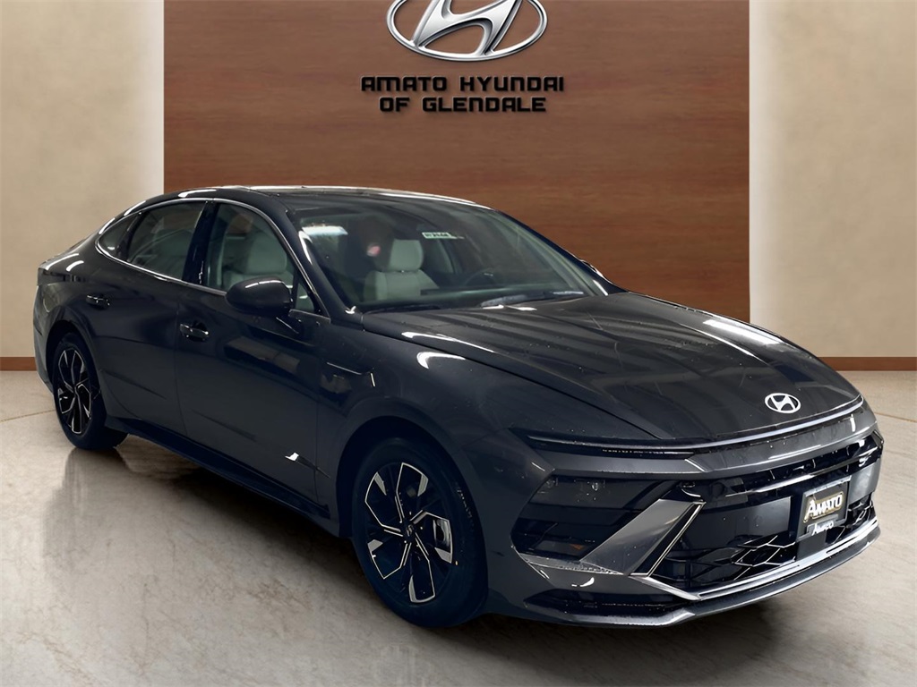 Vehicle image 4 of 34