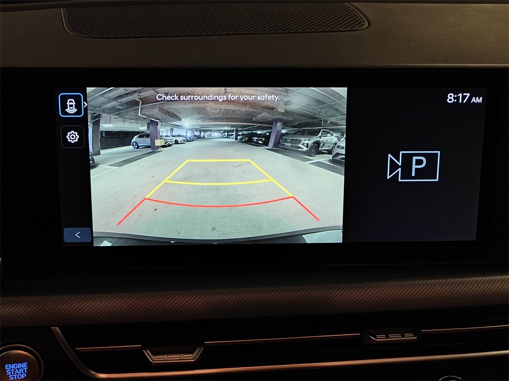 Vehicle image 16 of 24